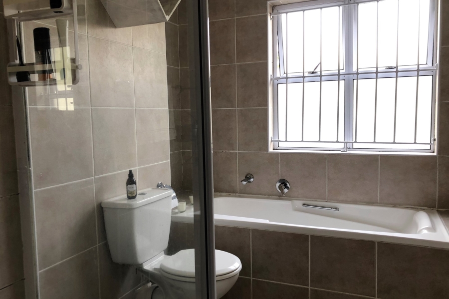 To Let 3 Bedroom Property for Rent in Sunningdale Western Cape